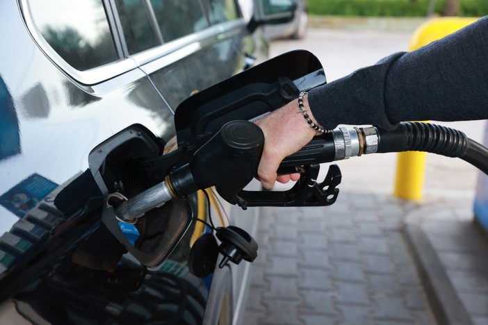 Dal Cdm nuovo decreto Carburanti, sconto sulle accise fino al 6 giugno Dal Cdm nuovo decreto Carburanti, sconto sulle accise fino al 6 giugno