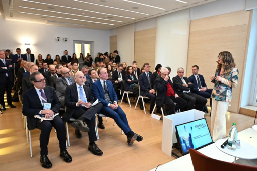 “Energie per il futuro dell’export”, nel roadshow di Sace coinvolte 400 imprese “Energie per il futuro dell’export”, nel roadshow di Sace coinvolte 400 imprese