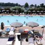 Infezioni in piscina, medici anti-bufale: &quot;I rischi sono tanti, il cloro non uccide tutti i germi&quot;