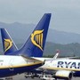 Caos nel Regno Unito, nuovo problema tecnico ai sistemi di controllo del traffico aereo: almeno 200 voli cancellati Caos nel Regno Unito, nuovo problema tecnico ai sistemi di controllo del traffico aereo: almeno 200 voli cancellati