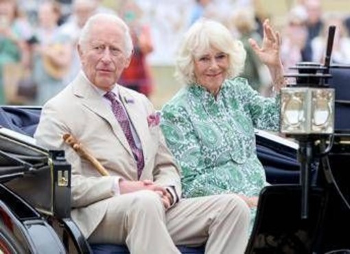 Camilla racconta la malattia di Re Carlo III: "Difficile mantenere il segreto di quella diagnosi" Camilla racconta la malattia di Re Carlo III: "Difficile mantenere il segreto di quella diagnosi"