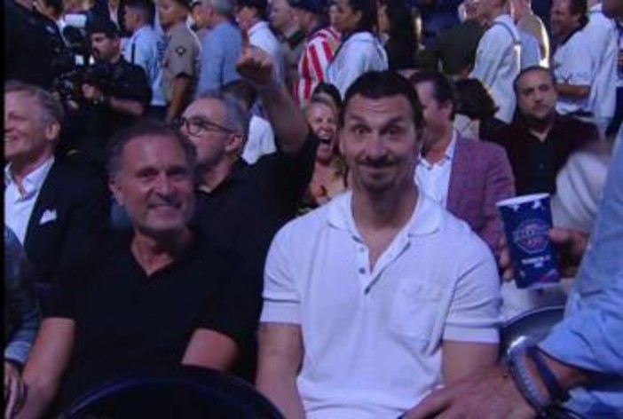 Compleanno Trump, anche Ibrahimovic e Cardinale ospiti dell'evento Ufc. I tifosi del Milan 'attaccano' Compleanno Trump, anche Ibrahimovic e Cardinale ospiti dell'evento Ufc. I tifosi del Milan 'attaccano'