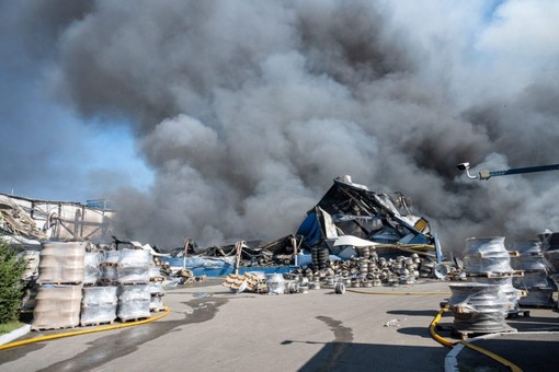 Ucraina, sette morti a Kiev in un attacco russo a un deposito ferroviario Ucraina, sette morti a Kiev in un attacco russo a un deposito ferroviario