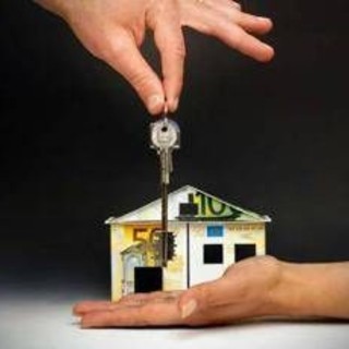 Turismo: SoloAffitti, vacanze al mare ad agosto sfonda il muro dei 1.300 euro a settimane, affitti +45%