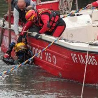 Reggio Emilia, fa il bagno nel torrente con gli amici ma non riemerge: morto 14enne Reggio Emilia, fa il bagno nel torrente con gli amici ma non riemerge: morto 14enne