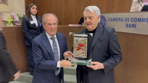 Lilt, nel libro di Schittulli “Una vita per vincere il cancro” Lilt, nel libro di Schittulli “Una vita per vincere il cancro”