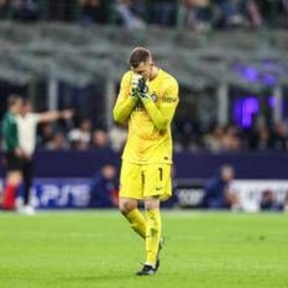 Inter, papera contro il Bruges e critiche: furia dei tifosi contro Josep Martinez Inter, papera contro il Bruges e critiche: furia dei tifosi contro Josep Martinez