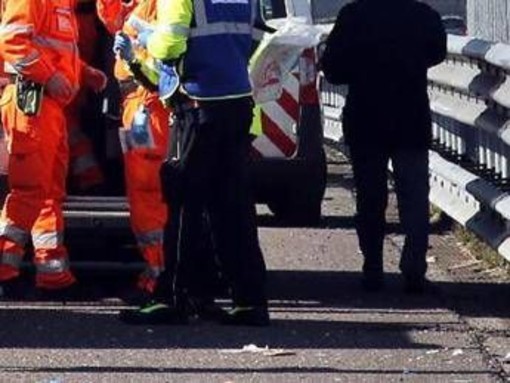 Incidente nell'Agrigentino, auto contro tir sulla statale 123: 4 morti Incidente nell'Agrigentino, auto contro tir sulla statale 123: 4 morti