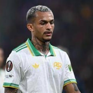 Como-Roma, espulso Wesley: il Var non interviene, furia Gasperini. Cos'è successo Como-Roma, espulso Wesley: il Var non interviene, furia Gasperini. Cos'è successo