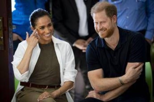 La nuova casa inglese di Meghan Markle e il principe Harry: "Lei vuole 9 camere da letto e uno studio cinematografico"