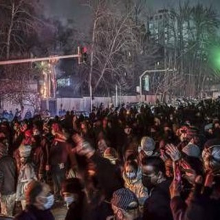 Iran International: "Infermiere stuprate e torturate per cure a manifestanti feriti durante le proteste"