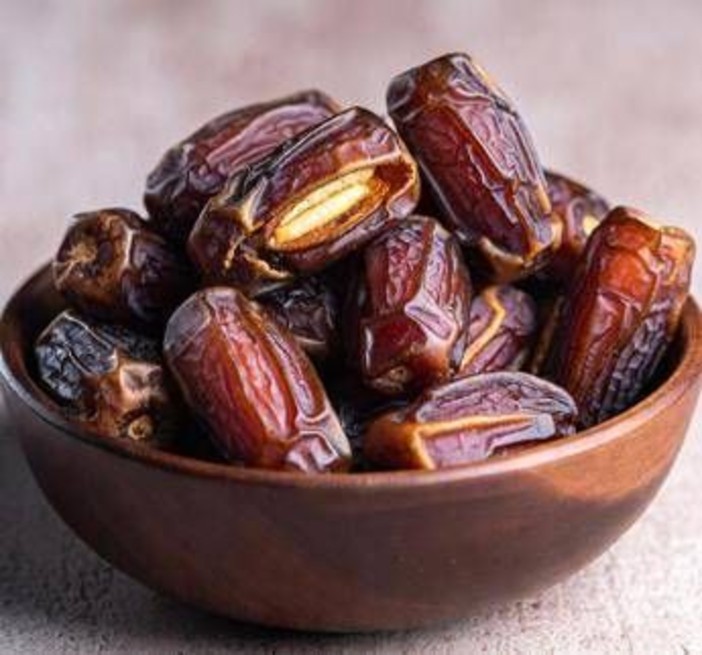 Datteri curano cuore e pressione, il consiglio del medico: "Due al giorno, non di più"