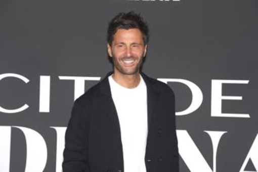 Temptation Island, ancora critiche per Bisciglia: "Non deve intervenire" Temptation Island, ancora critiche per Bisciglia: "Non deve intervenire"