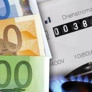 Dopo gasolio e benzina, Eni sconta anche le bollette di luce e gas: -30% su offerta base, tariffa bloccata per due anni Dopo gasolio e benzina, Eni sconta anche le bollette di luce e gas: -30% su offerta base, tariffa bloccata per due anni