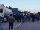 Ex Ilva, a Taranto prosegue mobilitazione operai in protesta: nuovi blocchi e disagi su statale 106