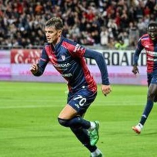 Cagliari-Juve 1-1, Kolo Muani risponde a Maldini: i bianconeri agganciano il Como al sesto posto