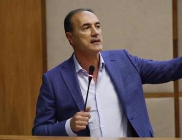Calabria, Giannetta: "Forza Italia non è più la mia casa politica, con Futuro nazionale mi sposto a destra ma resto un moderato"