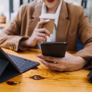 Donna più multitasking dell'uomo? La scienza smonta lo stereotipo: c'è una sola differenza Donna più multitasking dell'uomo? La scienza smonta lo stereotipo: c'è una sola differenza