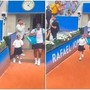 Jodar, ancora polemiche: non dà la mano a bambina al Roland Garros