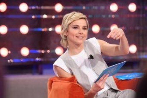 Da noi... a ruota libera, oggi domenica 18 gennaio: gli ospiti e le anticipazioni Da noi... a ruota libera, oggi domenica 18 gennaio: gli ospiti e le anticipazioni