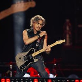 Ligabue riporta a San Siro i sogni di rock'n'roll: festa grande con la 'Notte di Certe Notti'