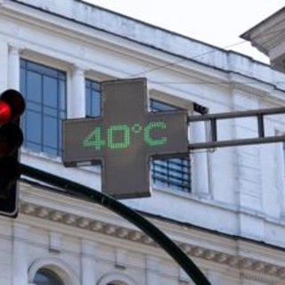 Caldo estremo allenta la morsa, arriva la pioggia ma resta lo spettro della sesta ondata