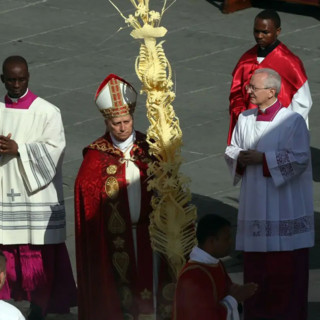 Domenica delle Palme, Papa “Deponete le armi! Siete fratelli!”