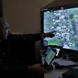Ucraina-Russia, massiccio attacco di droni di Kiev su Mosca: colpita un'altra raffineria Ucraina-Russia, massiccio attacco di droni di Kiev su Mosca: colpita un'altra raffineria