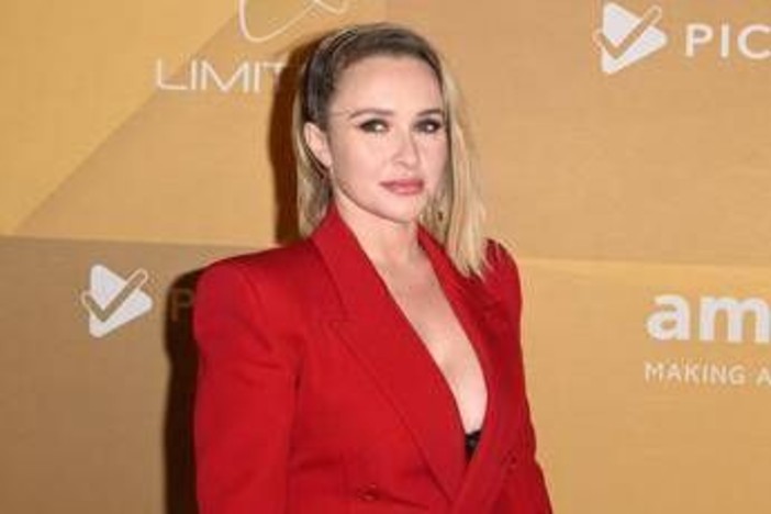 Hayden Panettiere, la madre accusa ex compagno della figlia: "Era con lei quando è morta"