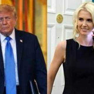 "Trump ha regalato 45mila dollari in cash a Natalie Harp e ad altre 2 collaboratrici": polemiche dopo indiscrezione del Wp "Trump ha regalato 45mila dollari in cash a Natalie Harp e ad altre 2 collaboratrici": polemiche dopo indiscrezione del Wp