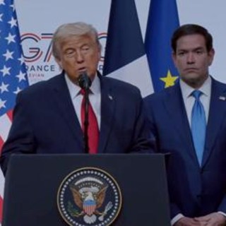 Iran, Trump: "Non volevo assistere a un disastro economico, ecco perché ho fatto l'accordo" Iran, Trump: "Non volevo assistere a un disastro economico, ecco perché ho fatto l'accordo"
