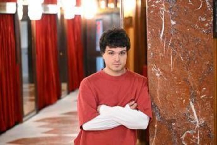 Sanremo 2026, Leo Gassmann chi è: gli esordi, il vero cognome, il gesto eroico