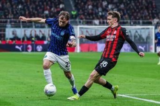 Milan-Inter, proteste nerazzurre per possibile rigore. Chivu a Saelemaekers: "Sicuro di non averla toccata?" Milan-Inter, proteste nerazzurre per possibile rigore. Chivu a Saelemaekers: "Sicuro di non averla toccata?"