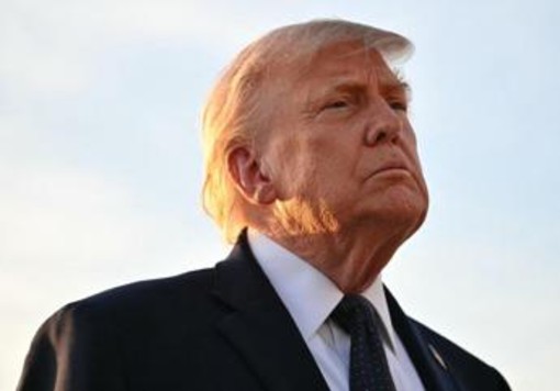 Nuovo affondo di Trump: "Popolarità Meloni bassa perché ha abbandonato gli Stati Uniti" Nuovo affondo di Trump: "Popolarità Meloni bassa perché ha abbandonato gli Stati Uniti"