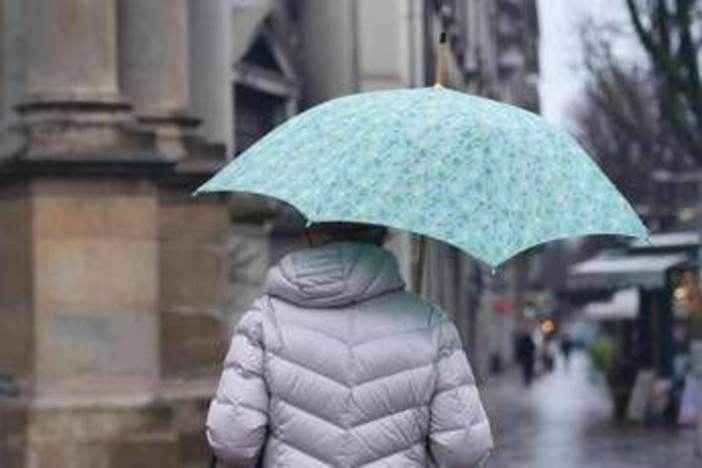 Allerta meteo rossa in Sardegna, arancione in Sicilia e Calabria: le regioni a rischio