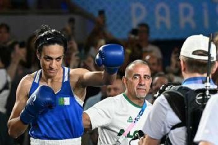 Imane Khelif fuori dall'Eindhoven Box Cup dopo l'introduzione del test obbligatorio sul sesso