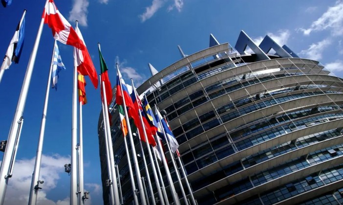 Eurodeputati fissano le condizioni per ridurre i dazi sui prodotti Usa