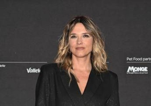 Francesca Barra nuda su sito per adulti: "Immagini create con IA"