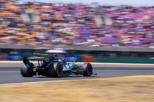 Russell in pole position nella Sprint del Gp di Cina, Antonelli secondo