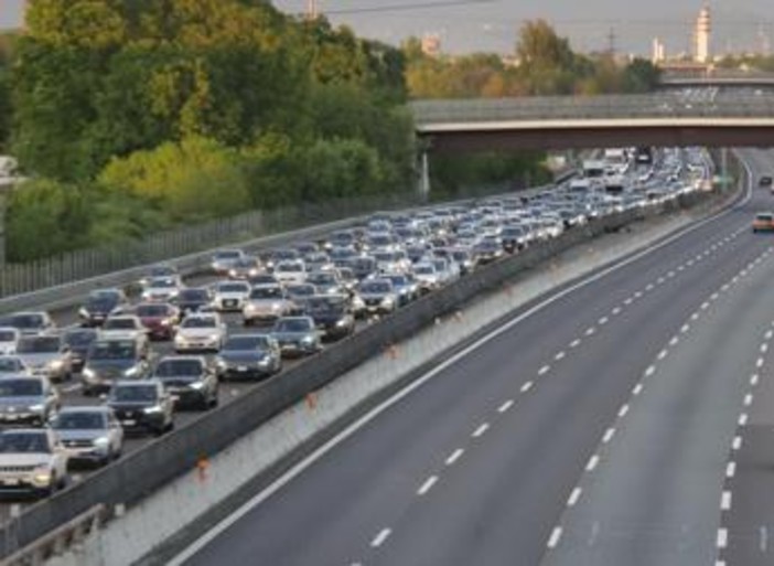 Weekend da bollino rosso, oltre 24 milioni di veicoli sulle strade fino a domani Weekend da bollino rosso, oltre 24 milioni di veicoli sulle strade fino a domani
