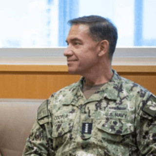 Brad Cooper, chi è il capo del Centcom: l'ammiraglio guida gli attacchi contro l'Iran Brad Cooper, chi è il capo del Centcom: l'ammiraglio guida gli attacchi contro l'Iran