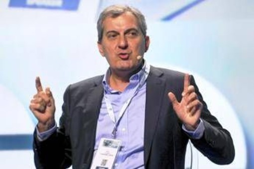 Calabresi si candida a sindaco di Milano: "Sono pronto per le primarie" Calabresi si candida a sindaco di Milano: "Sono pronto per le primarie"