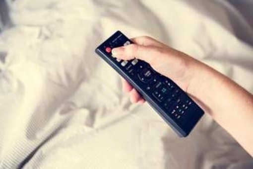 'C'è Posta per Te' vince la sfida degli ascolti, ma 'The Voice Kids' si avvicina 'C'è Posta per Te' vince la sfida degli ascolti, ma 'The Voice Kids' si avvicina