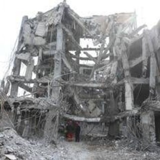 Iran risponde a ultimatum di Trump: "Stretto di Hormuz sarà chiuso se Usa attaccano centrali" - La diretta