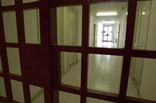 Prato, detenuto ucciso in carcere: indaga la Procura per omicidio preterintenzionale Prato, detenuto ucciso in carcere: indaga la Procura per omicidio preterintenzionale