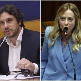 "Meloni indossa ginocchiere", bufera alla Camera per frase del M5S Silvestri "Meloni indossa ginocchiere", bufera alla Camera per frase del M5S Silvestri