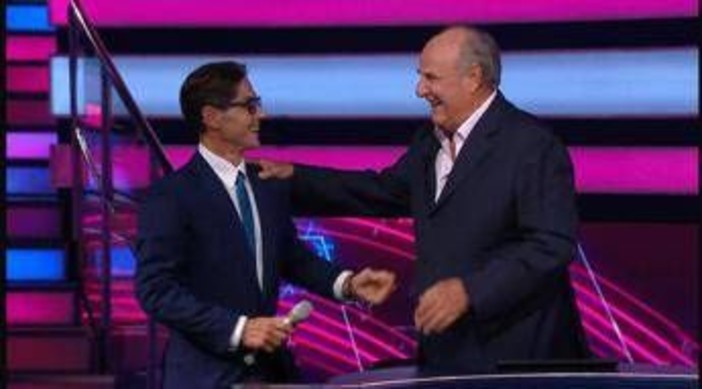 La ruota della fortuna, a sopresa in studio arriva Pier Silvio Berlusconi: "Fatto piccolo miracolo"