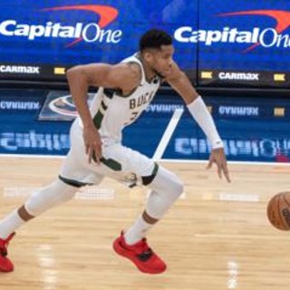 Nba, mercato si accende: Antetokoumpo lascia Milwaukee e va a Miami