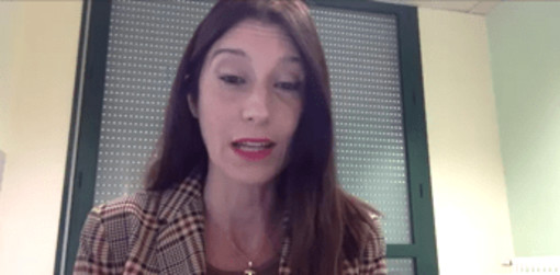 Tumore al polmone con Egfr mutato, oncologa: "Sopravvivenza a 4 anni con cura combinata"