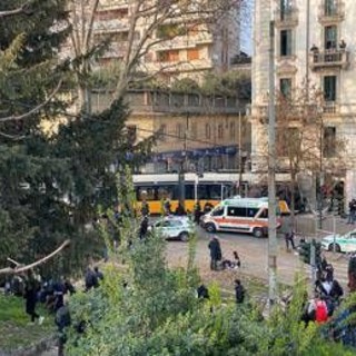 Milano, tram deraglia in centro Milano, tram deraglia in centro
